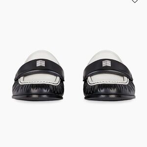 GIVENCHY  4G loafer in Black and White, 100 % lamb leather, size 8
